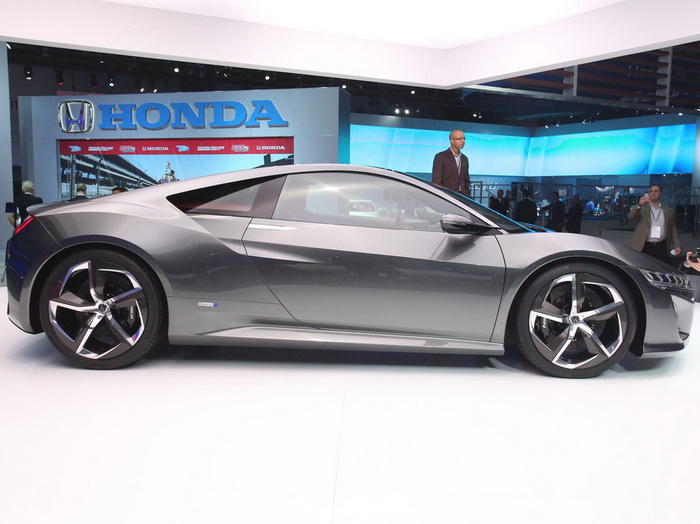 Acura показала предсерийный кроссовер и обновленный суперкар NSX - ФОТО