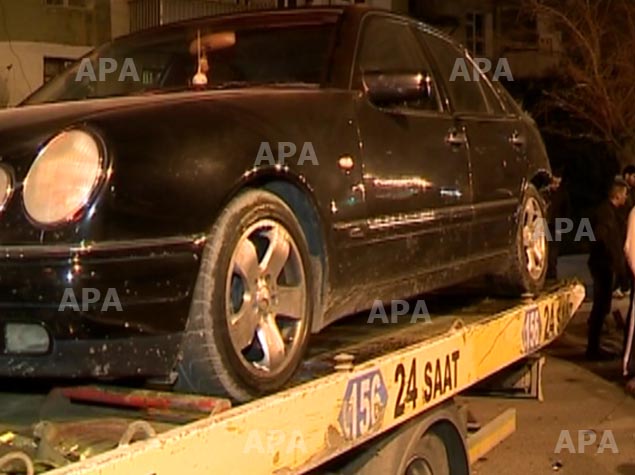 В Ясамале Hyundai налетел на стоявшие у обочины Mercedes и NİVA - ФОТО