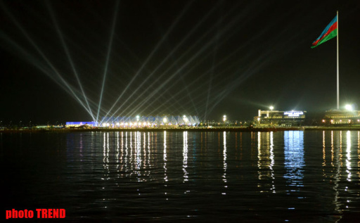 Невероятное освещение Baku Crystal Hall - ФОТО