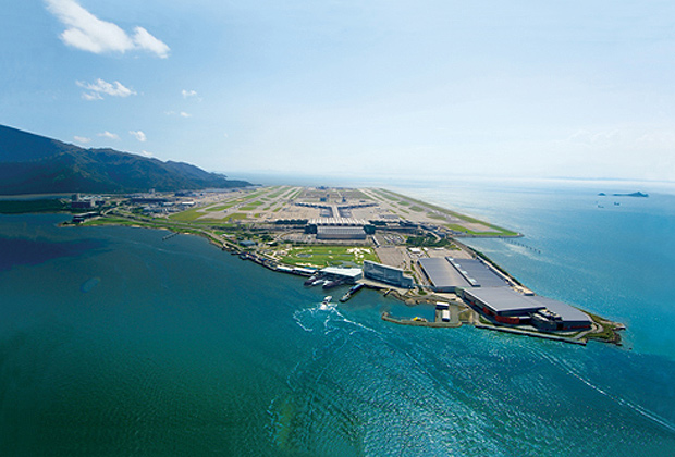 Пять аэропортов, в которых можно ждать вылета вечно - ФОТО