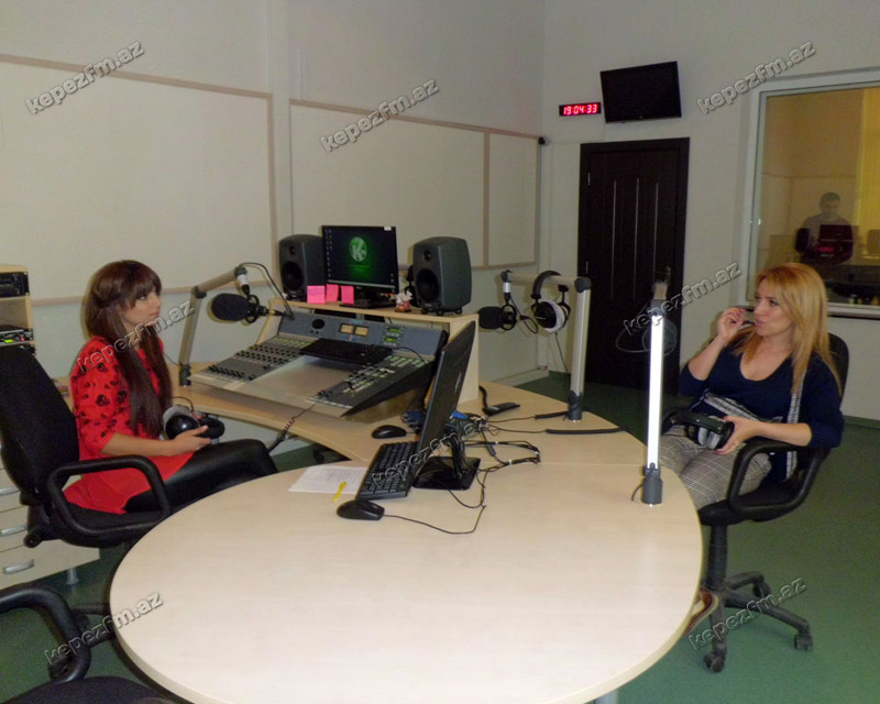 Lalə Məmmədova Kəpəz FM-in "AynA"sında - FOTO