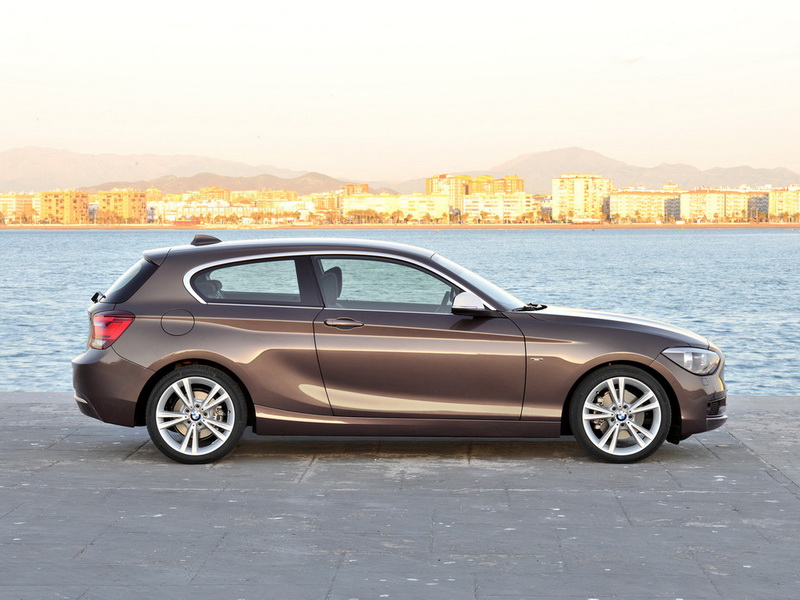 BMW представил универсал 3 Series и трехдверную "единичку" - ФОТОСЕССИЯ