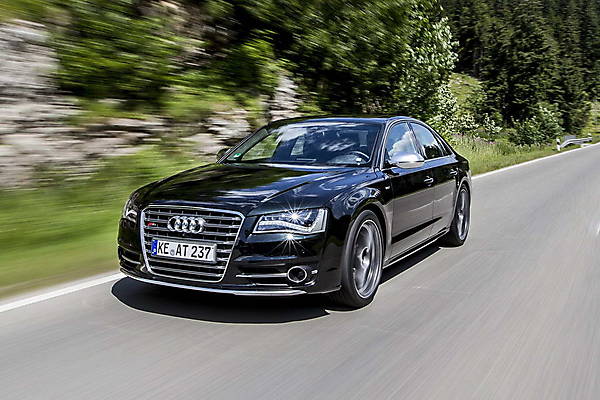 Блестящий тюнинг Audi S8 - ФОТО
