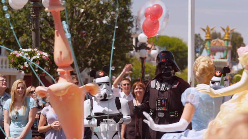 Дарт Вейдер посетил Disneyland - ФОТОСЕССИЯ