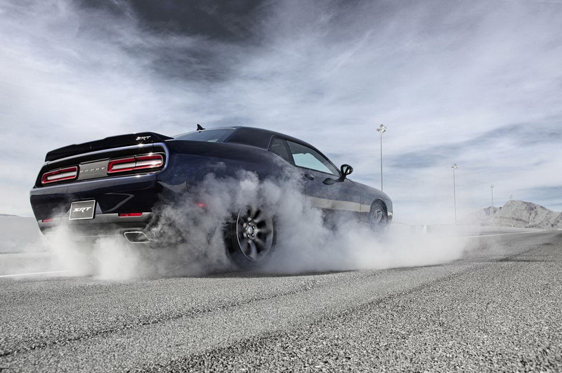 Новая версия Dodge Challenger обещает быть очень мощной - ФОТО