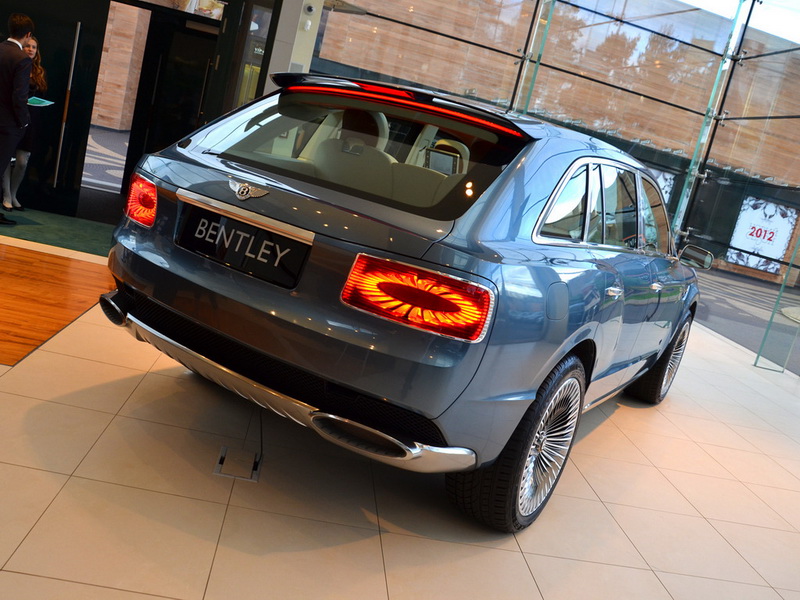 Новое имя для внедорожника Bentley нашли на Канарских островах - ФОТО