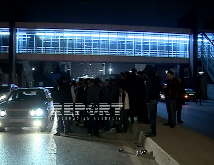 В Баку под надземным переходом насмерть сбит пешеход - ОБНОВЛЕНО - ФОТО