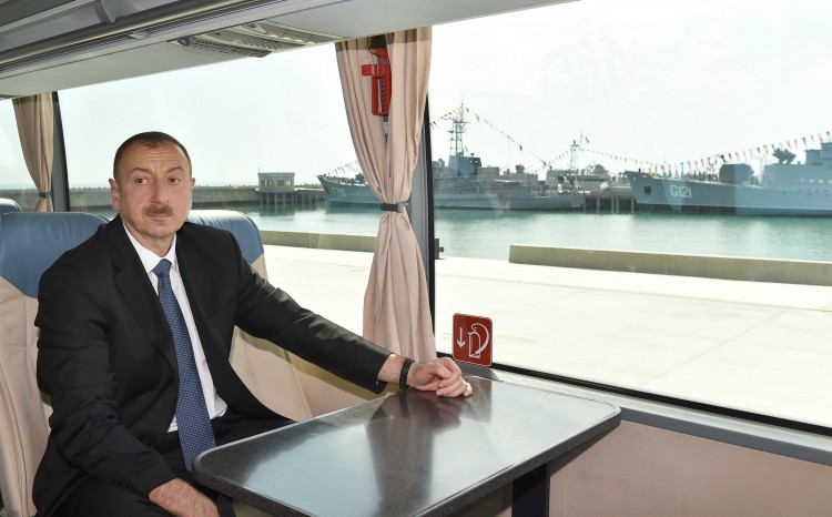 Президент Ильхам Алиев: "Имеющаяся в арсенале азербайджанской армии техника с высокой точностью может уничтожить любую цель в Нагорном Карабахе и Армении" - ОБНОВЛЕНО - ФОТО