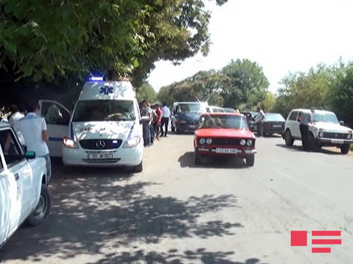 "Mercedes" ağaca çırpıldı, sürücü öldü - FOTO