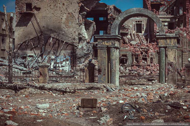 Декорации кварталов разрушенного Сталинграда - ФОТОСЕССИЯ