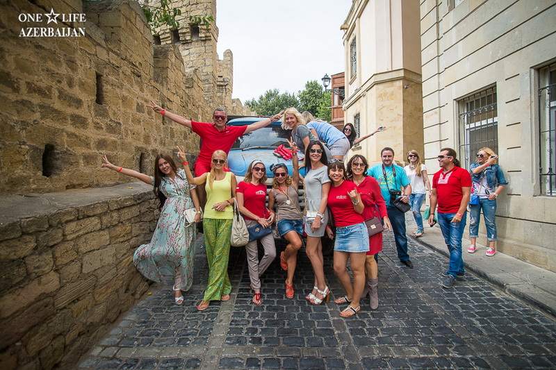 Участники "ONE LIFE" совершили увлекательный тур по Баку и Лахыджу - ФОТО