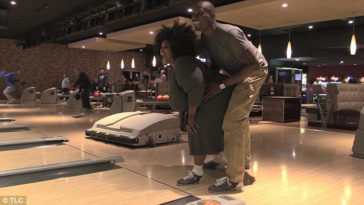 Женщина с самой большой натуральной грудью в мире ищет мужа - ФОТО