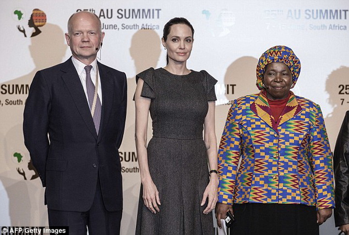 Анджелина Джоли удивила своим видом - ФОТО