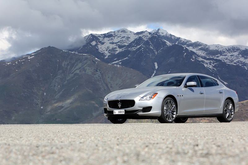 Maserati Quattroporte S преодолевает повороты спокойно и уверенно - ФОТО