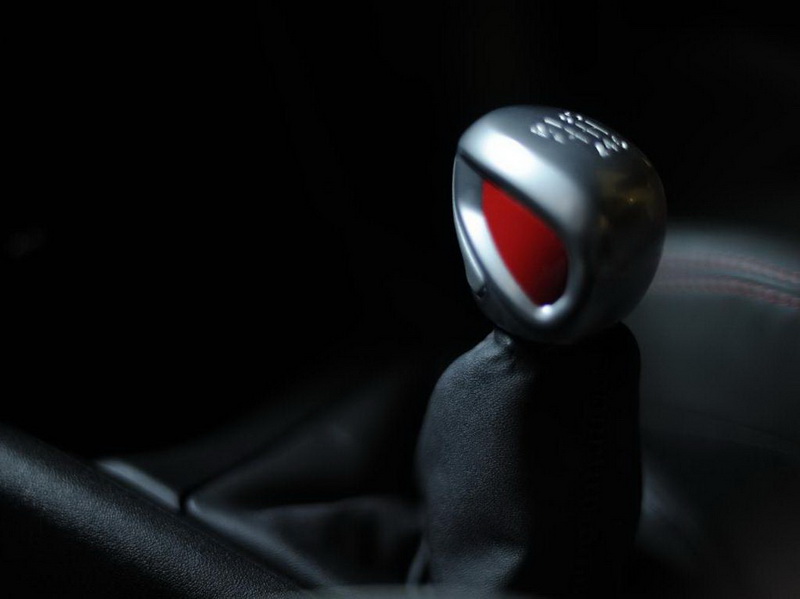 Хэтчбек Peugeot 208 GTi пойдет в серийное производство - ФОТО