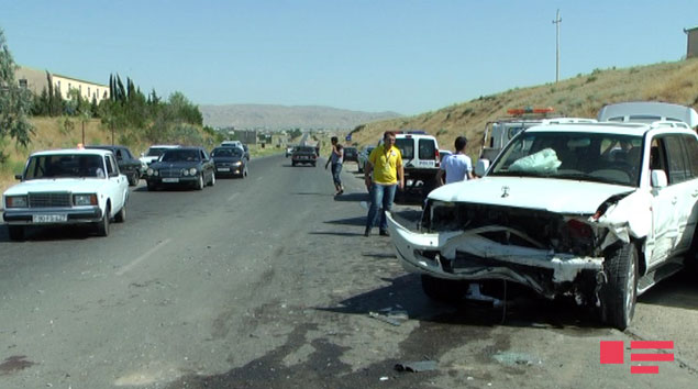 Hacıqabulda baş verən zəncirvari qəzada bir nəfər ölüb - FOTO