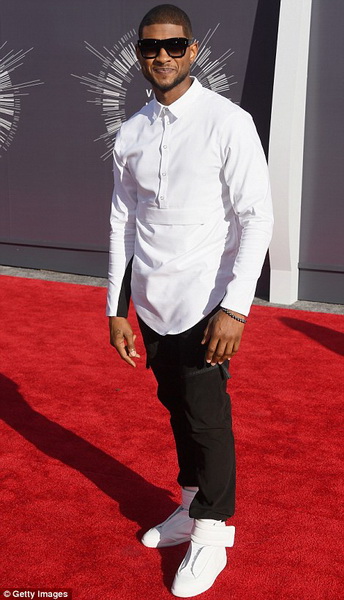 ДжейЛо, Бейонсе и все звезды на красной дорожке MTV - ФОТО