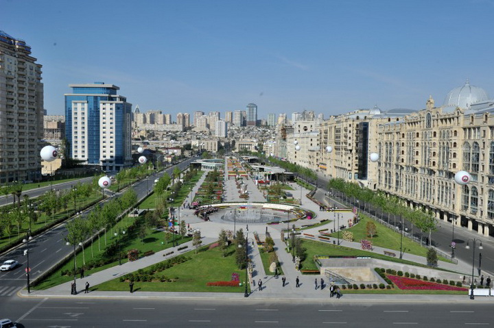 Президент Ильхам Алиев и его супруга Мехрибан Алиева приняли участие в Празднике цветов в Баку - ОБНОВЛЕНО - ФОТО - ВИДЕО