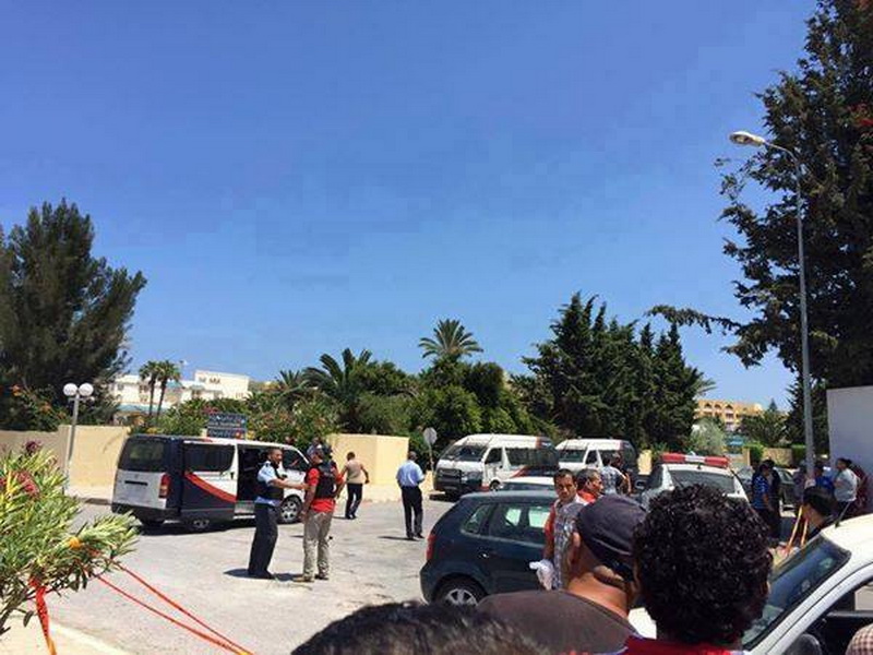 Террористы расстреляли десятки туристов в отеле Туниса - ОБНОВЛЕНО - ФОТО - ВИДЕО