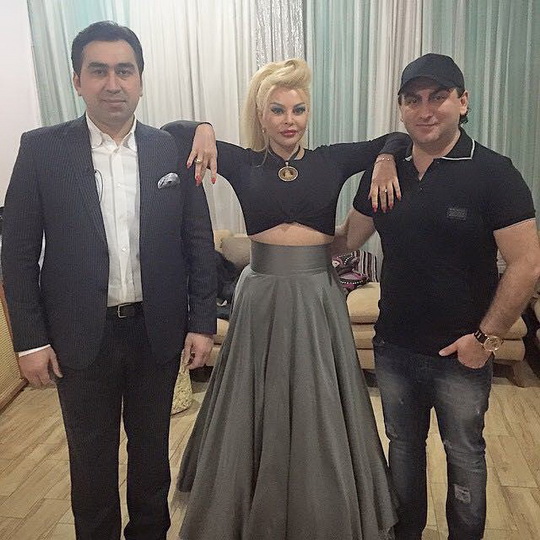 Aygün Kazımova: "Mən ya çox qısa, ya da tam uzun geyinirəm" - FOTO - VİDEO