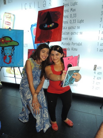 “Art Scarves by MenzerHajiyeva”, художница Нармина Велиева, 28 Cinema и Day.Az устроили для подростков с ограниченными возможностями мастер-класс - ФОТО - ВИДЕО