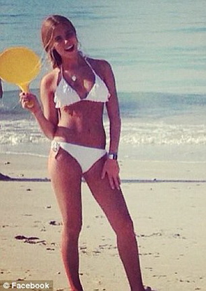 Красивая футбольная фанатка получила предложение от L'Oreal - ФОТО