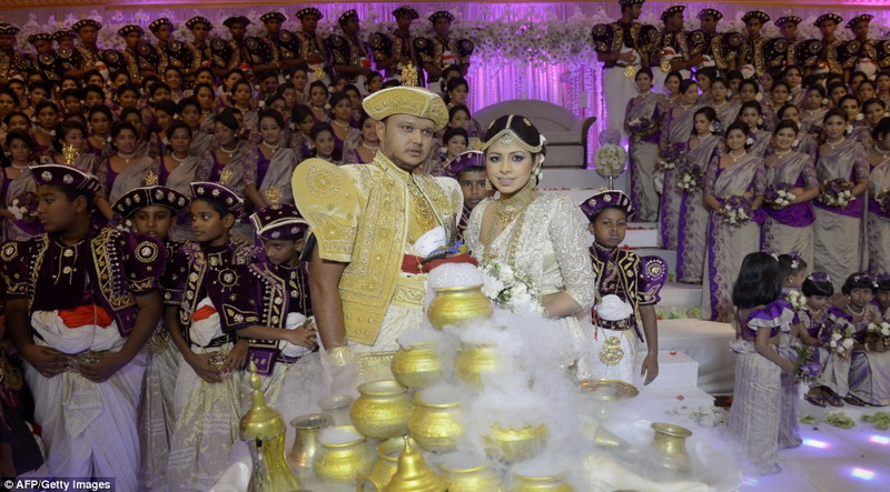 Свадьба на мировой рекорд: 126 подружек невесты - ФОТО