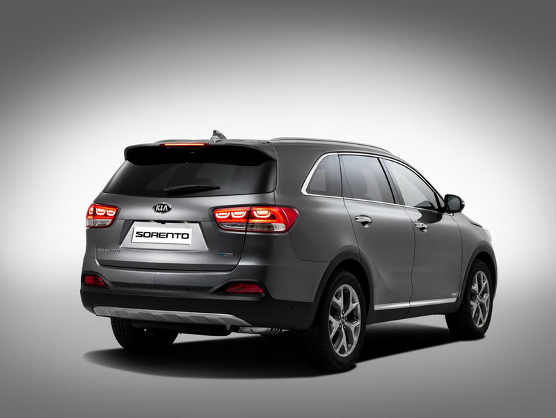 Третье поколение Kia Sorento показали европейцам - ФОТО