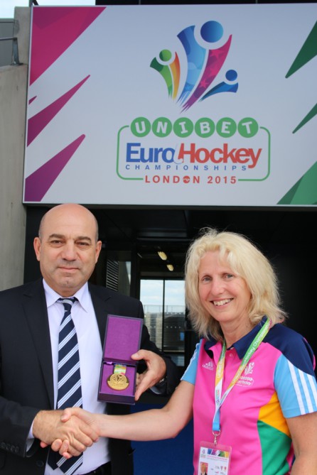 Медали чемпионата Европы по хоккею изготовлены в Баку - ФОТО