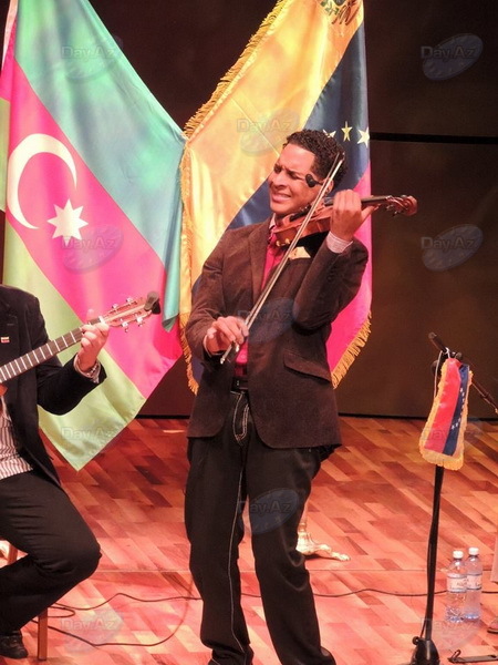 Латиноамериканские ритмы на сцене Международного центра мугама – РЕПОРТАЖ – ФОТО