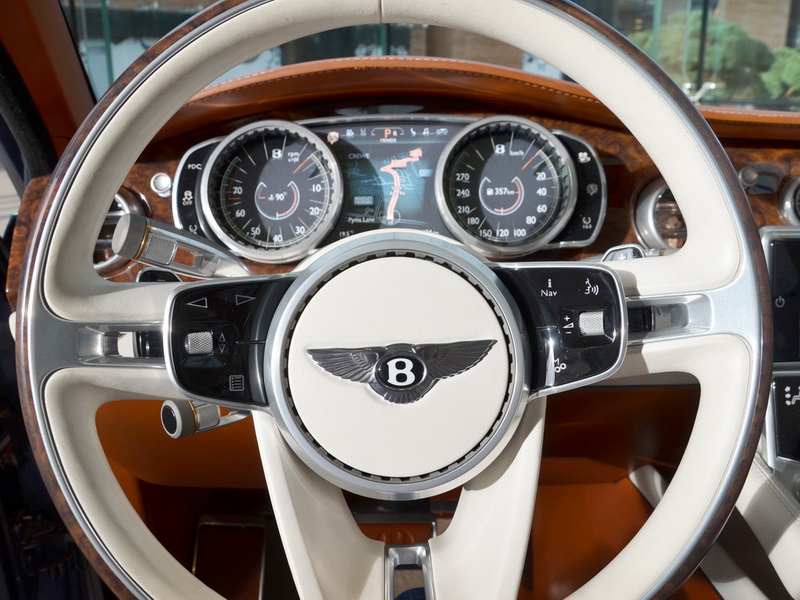 Новое имя для внедорожника Bentley нашли на Канарских островах - ФОТО