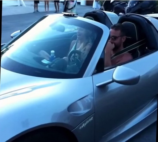 Русский парень хвастался своим Porsche и поплатился за это - ФОТО - ВИДЕО