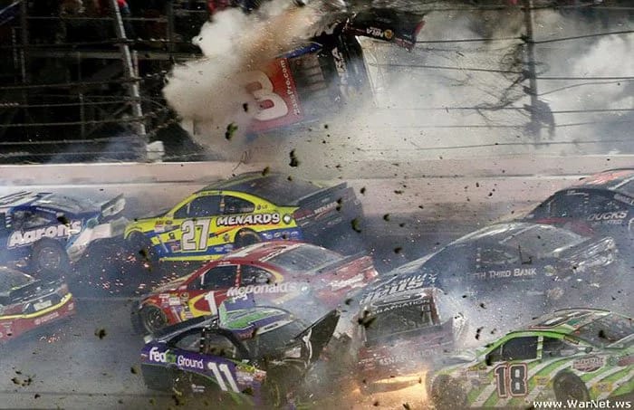 Самые страшные аварии на автогоноках NASCAR - ФОТОСЕССИЯ