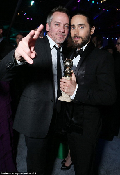 Леди Гага нарядилась в "золотое" платье – ФОТО