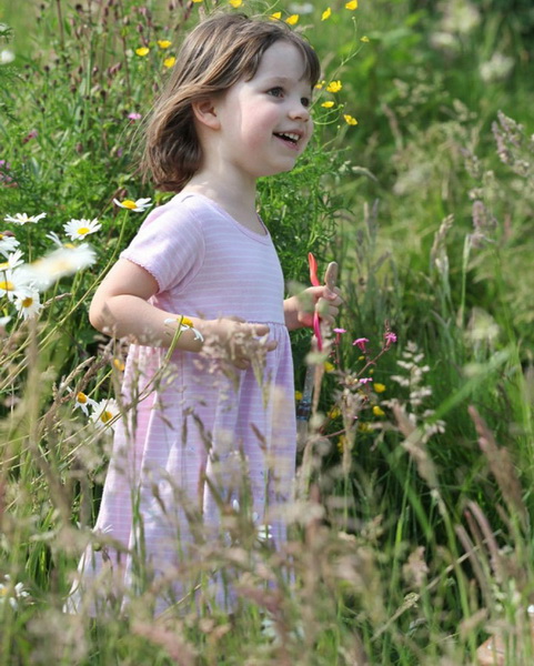 "Картинная галерея" Day.Az: Потрясающие работы девочки-аутиста - ФОТО