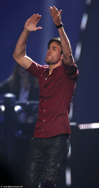 MTV вручил премии лучшим музыкантам - ФОТО