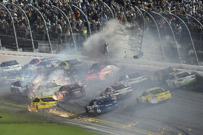 Самые страшные аварии на автогоноках NASCAR - ФОТОСЕССИЯ