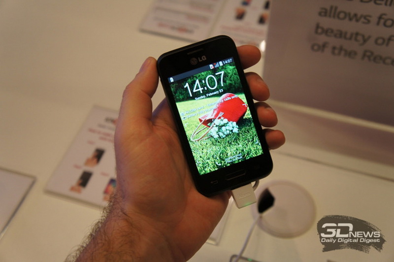LG представила новые смартфоны и мощный фаблет - ФОТО