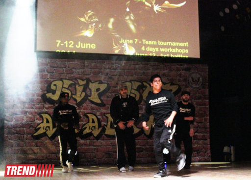 В Баку гастролирует хип-хоп-группа "Soul Street Dance Co." – ФОТО