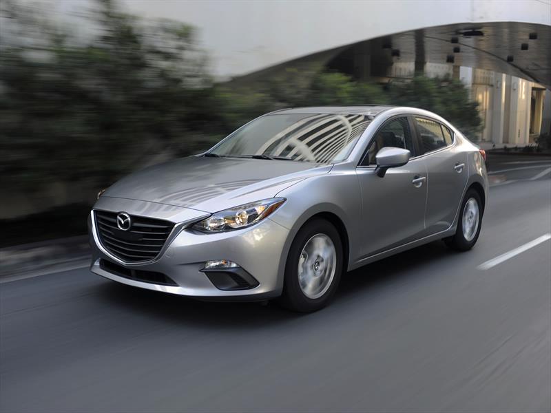 Mazda3 вновь демонстрирует свои преимущества - ФОТО