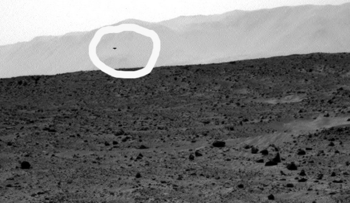 Невероятно! На Марсе обнаружен корабль инопланетян - ФОТО