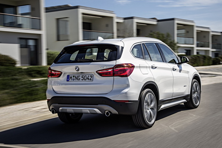 BMW официально представила новое поколение X1 - ФОТО