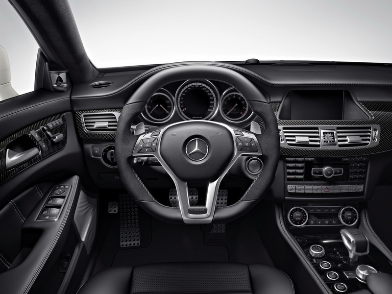Mercedes CLS 63 AMG стал быстрее и получил полный привод - ФОТО