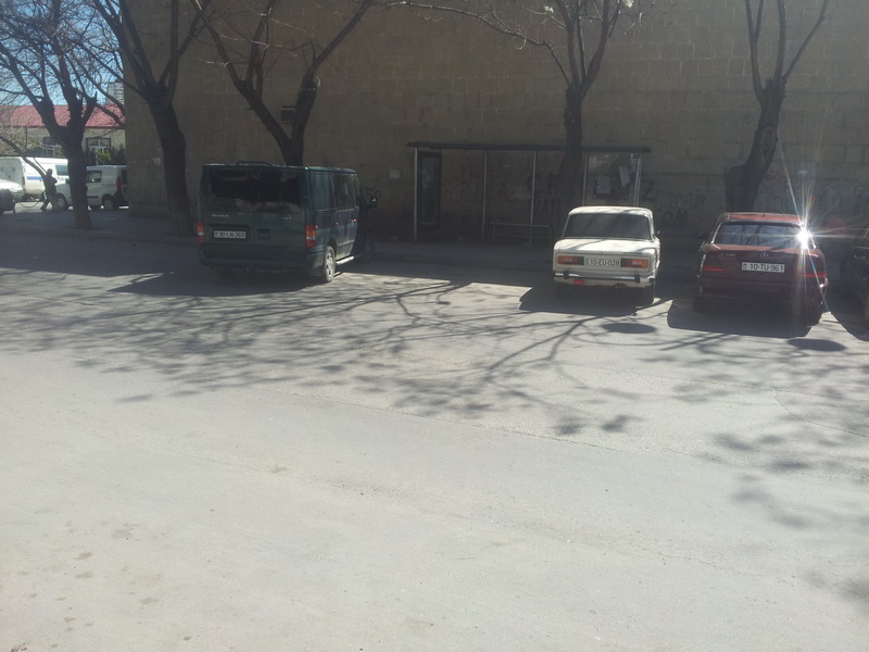 Репортаж с бакинской улицы: почему горожане боятся этой остановки – ФОТО