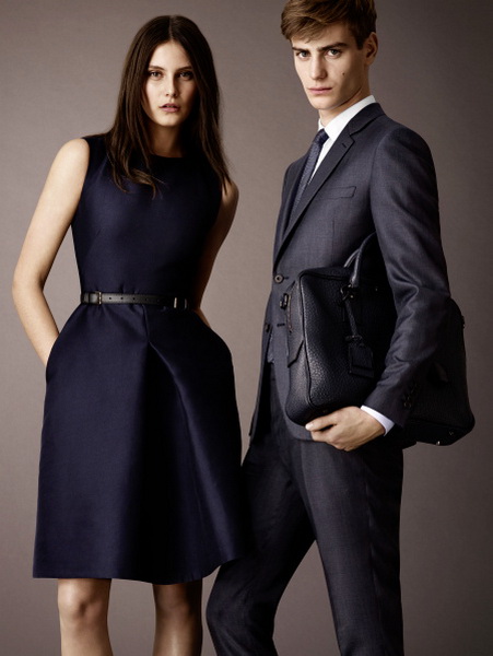 Burberry открыл второй магазин в Баку - ФОТО