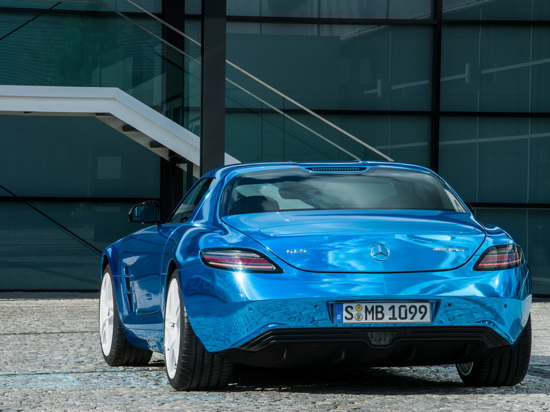 Самый быстрый электрокар в мире дебютировал на стенде Mercedes - ФОТОСЕССИЯ