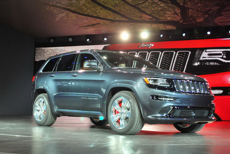 Сверхмощный Grand Cherokee SRT с очень небольшими изменениями - ФОТОСЕССИЯ