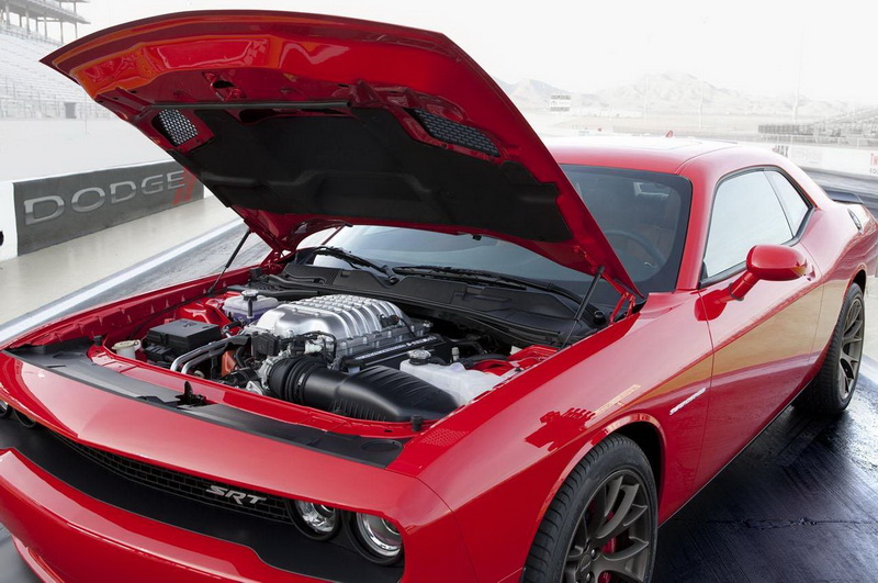 Новая версия Dodge Challenger обещает быть очень мощной - ФОТО