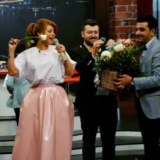 Aygün Kazımova: "Mən ya çox qısa, ya da tam uzun geyinirəm" - FOTO - VİDEO