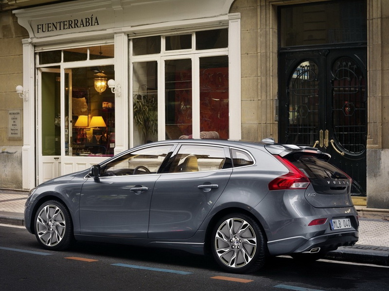 Началось производство Volvo V40 - ФОТО